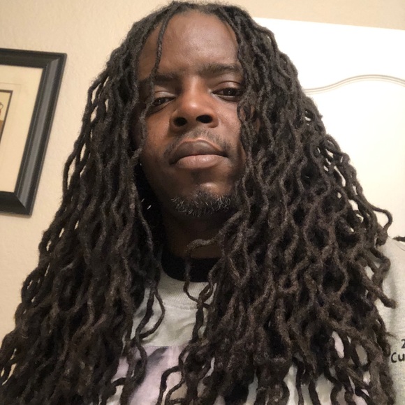 Meet your Posher, Derrick - Picture 1 of 1